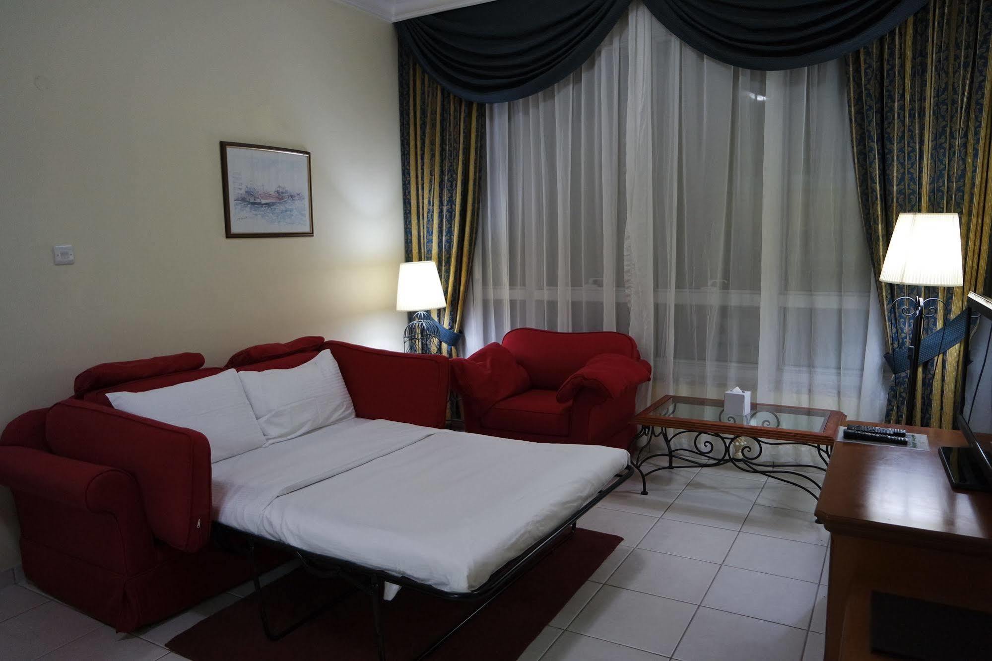 Al Nakheel Hotel Apartamentos by Mourouj Gloria Abu Dabi Exterior foto